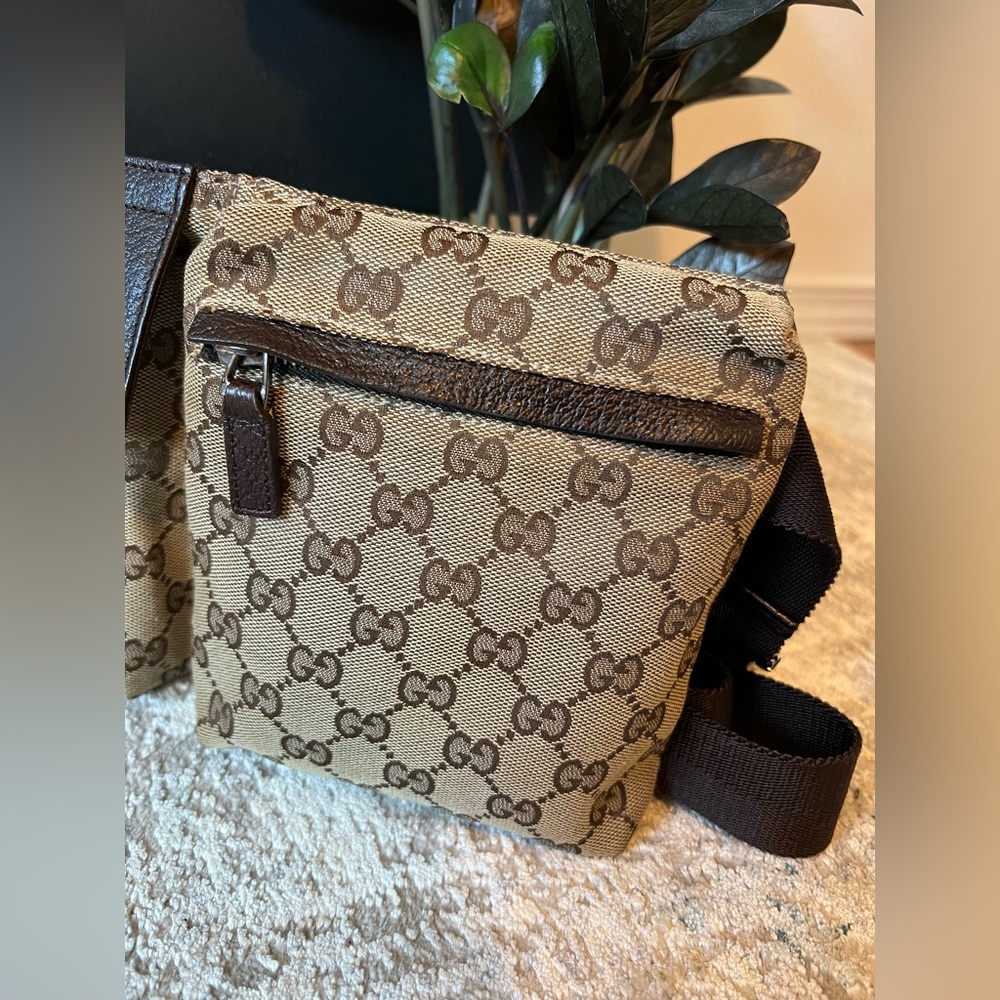 Gucci Belt Bag/ Waist Bag/ Fanny Pack - Picture 7 of 14